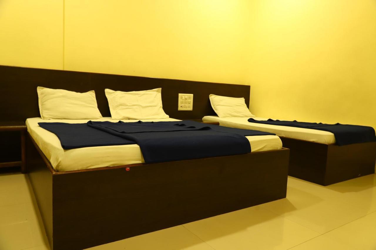 Sai Madhavi Palace Hotel Shirdi Ngoại thất bức ảnh