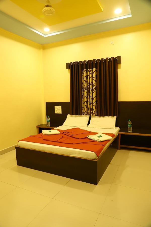 Sai Madhavi Palace Hotel Shirdi Ngoại thất bức ảnh