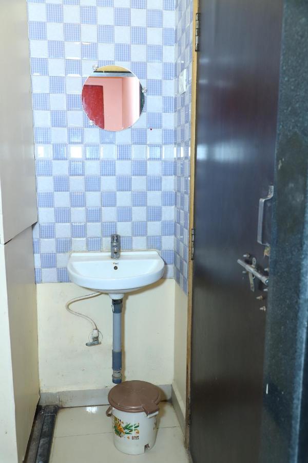 Sai Madhavi Palace Hotel Shirdi Ngoại thất bức ảnh