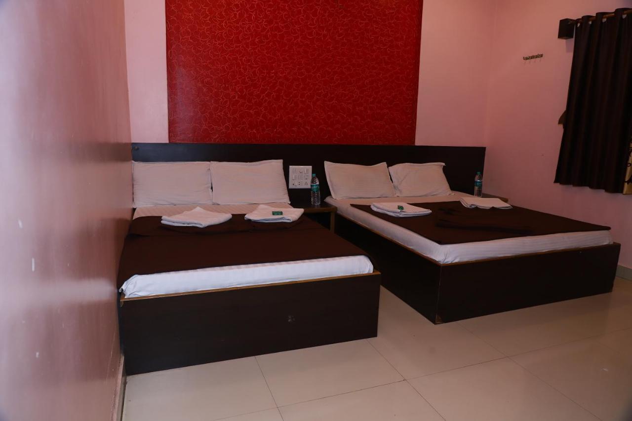 Sai Madhavi Palace Hotel Shirdi Ngoại thất bức ảnh