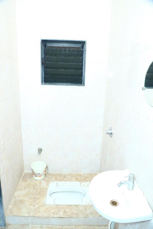 Sai Madhavi Palace Hotel Shirdi Ngoại thất bức ảnh